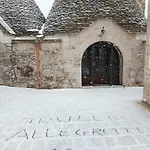 Trulli Allegretti Noci